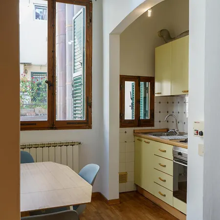 Central 1 Bedroom Apartment In The City Center-3