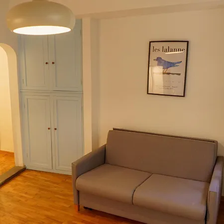 Central 1 Bedroom Apartment In The City Center-2